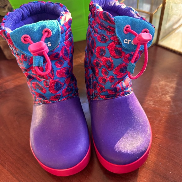CROCS Shoes Childrens Size 9 Croc Boots Excellent Condition Snow